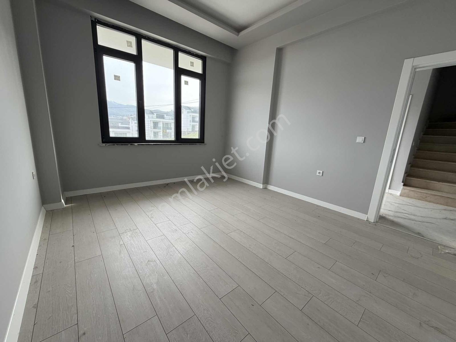 Deniz Ve Şehir Manzaralı 310m² Tripleks Villa - Görsel 35