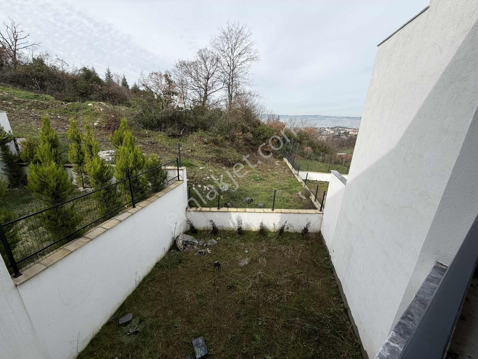Deniz Ve Şehir Manzaralı 310m² Tripleks Villa - Görsel 21