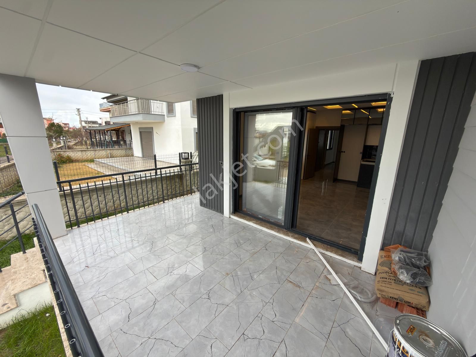 İzmir Dikili Cumhuriyet Mah Satılık Sıfır 3+1 Denize Yakın Villa - Görsel 34