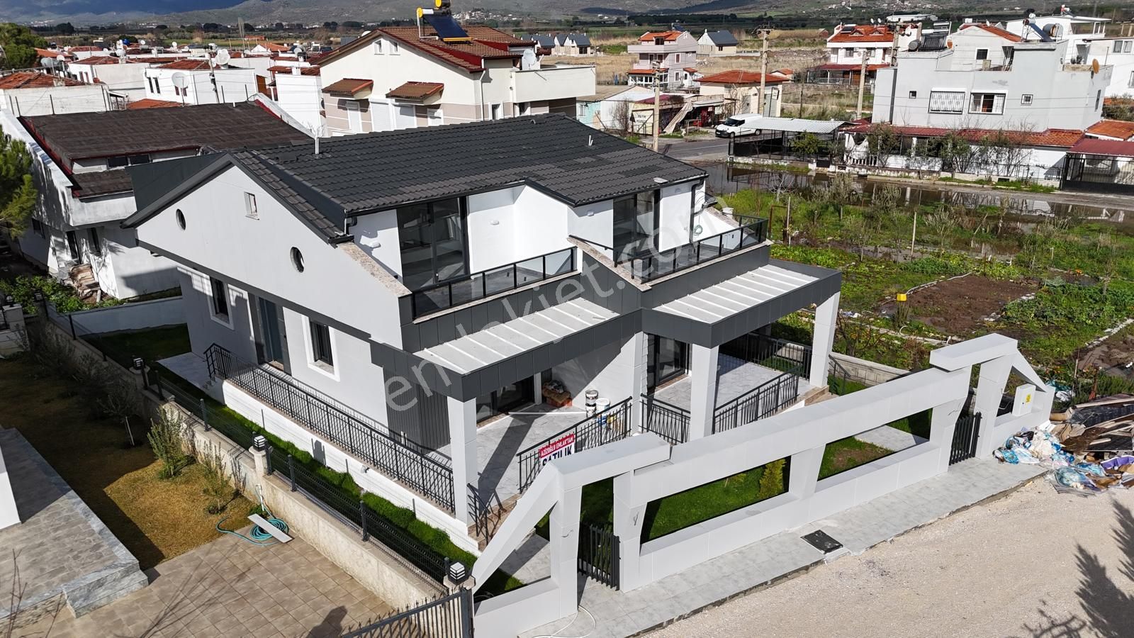 İzmir Dikili Cumhuriyet Mah Satılık Sıfır 3+1 Denize Yakın Villa - Görsel 4