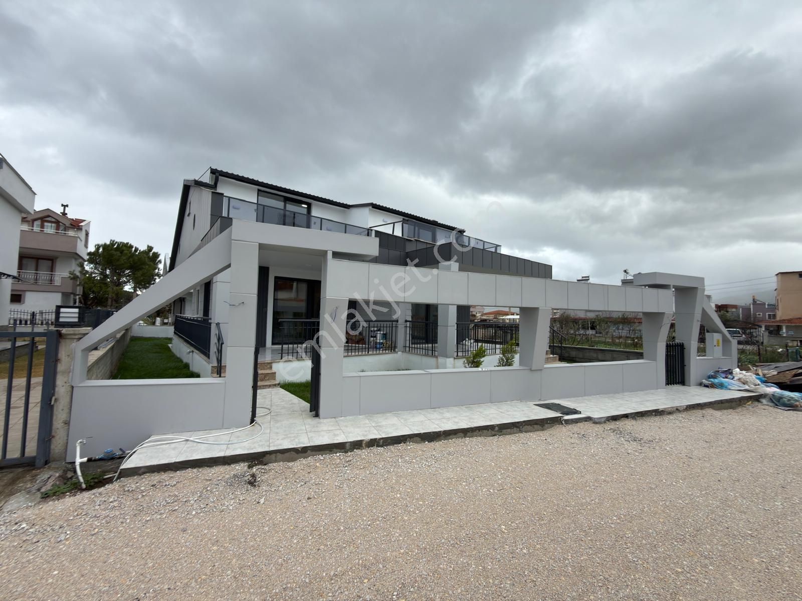 İzmir Dikili Cumhuriyet Mah Satılık Sıfır 3+1 Denize Yakın Villa - Görsel 17