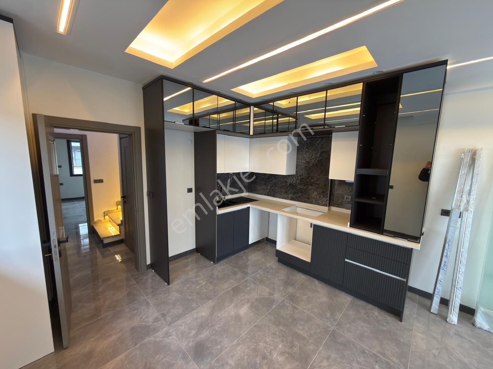 İzmir Dikili Cumhuriyet Mah Satılık Sıfır 3+1 Denize Yakın Villa - Görsel 2