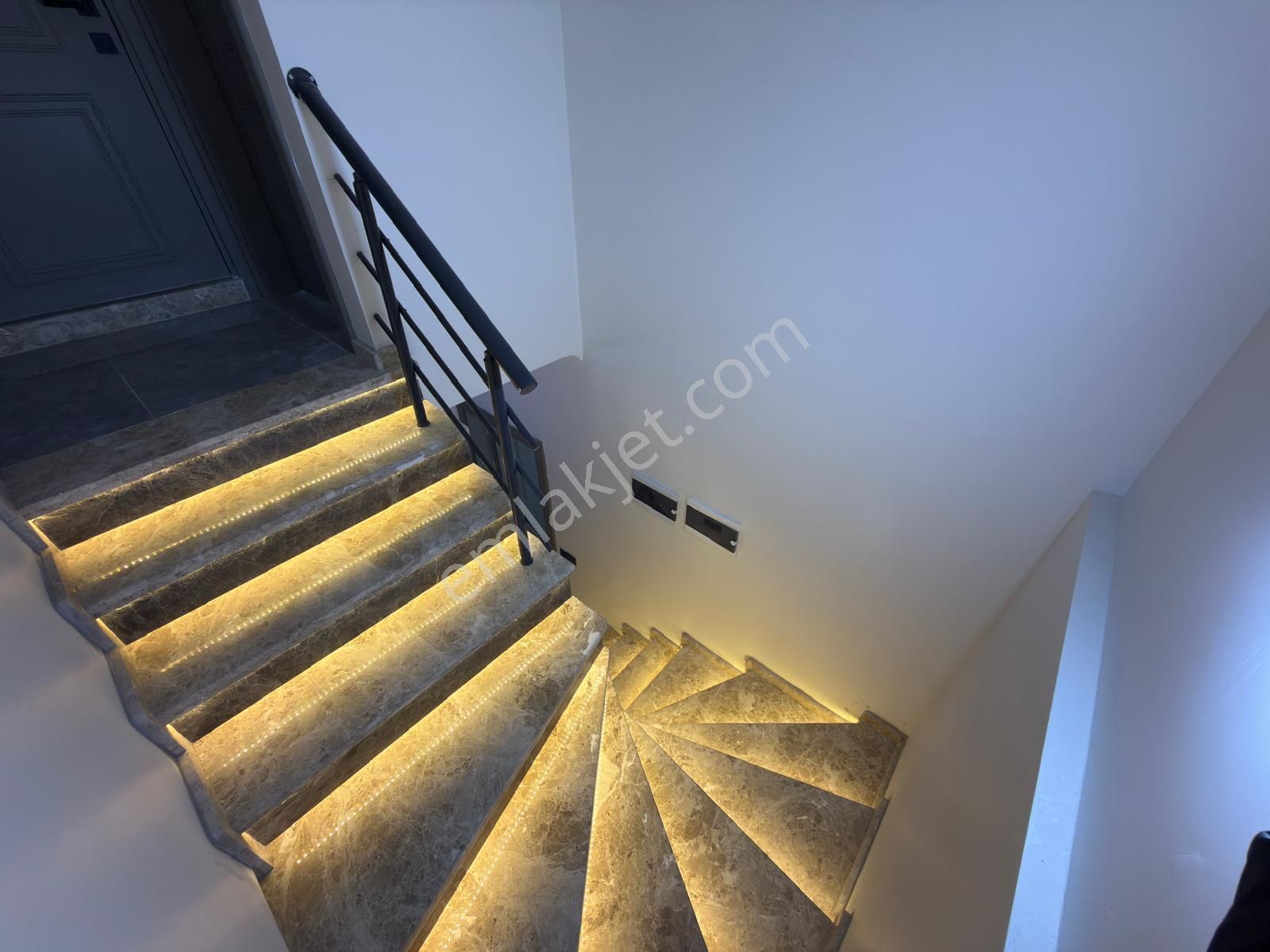 İzmir Dikili Cumhuriyet Mah Satılık Sıfır 3+1 Denize Yakın Villa - Görsel 25