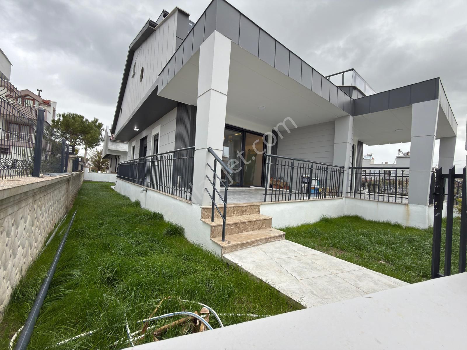 İzmir Dikili Cumhuriyet Mah Satılık Sıfır 3+1 Denize Yakın Villa - Görsel 14