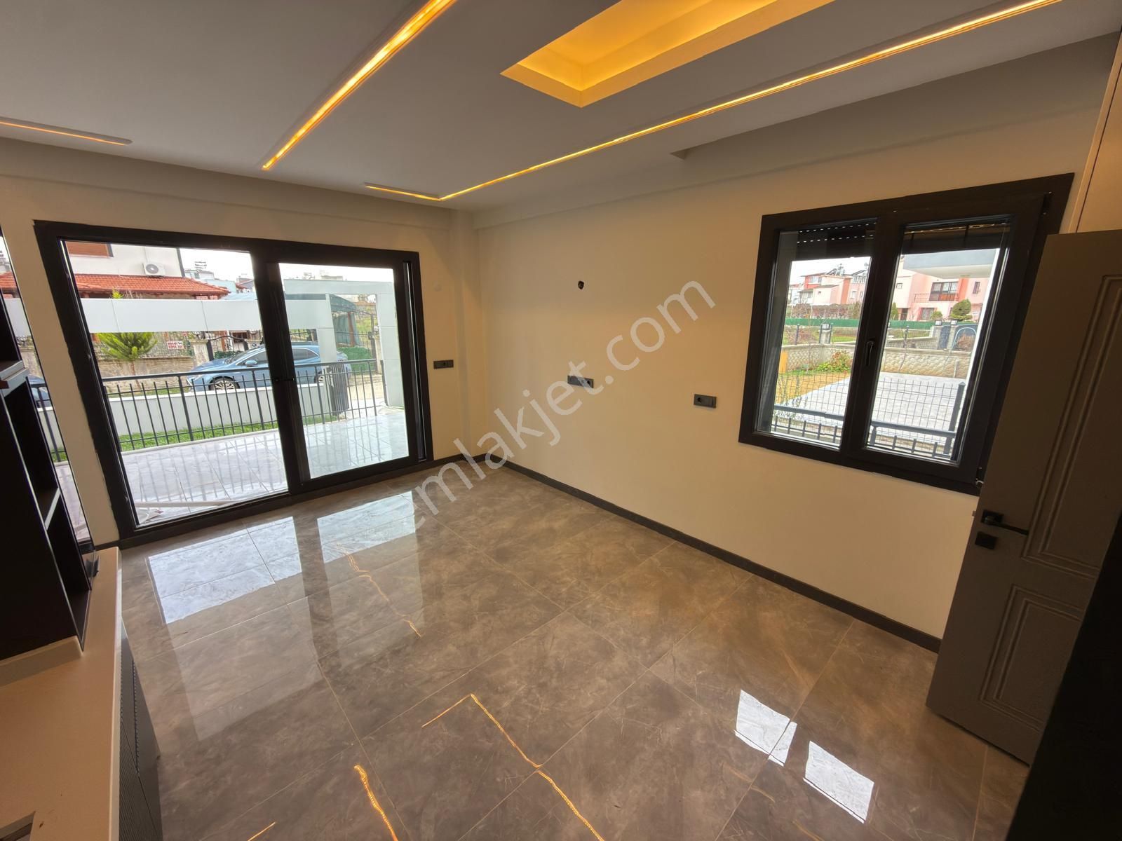 İzmir Dikili Cumhuriyet Mah Satılık Sıfır 3+1 Denize Yakın Villa - Görsel 3