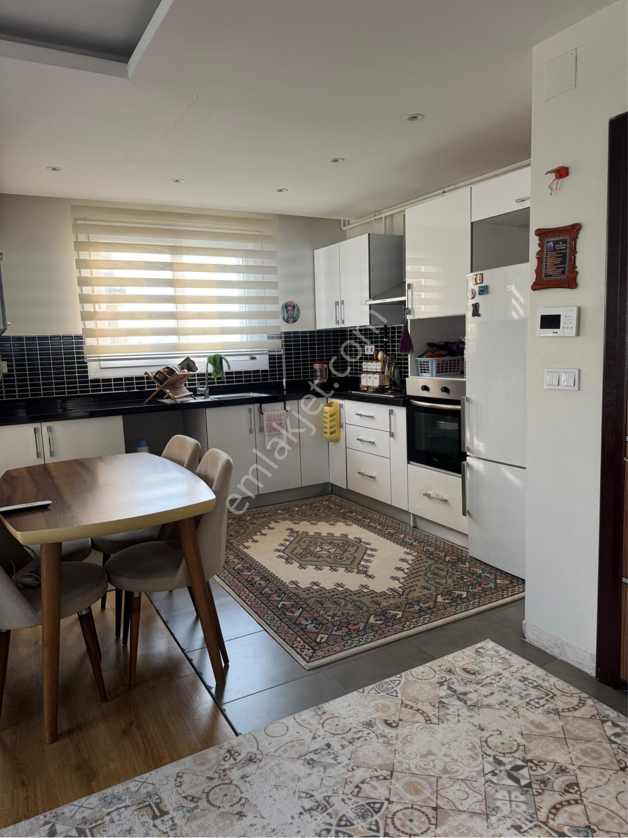 Gürselpaşa’da Merkezi Konum! Aile Apartmanında 1+1 Full Eşyalı Lüks Kiralık Daire - Görsel 3