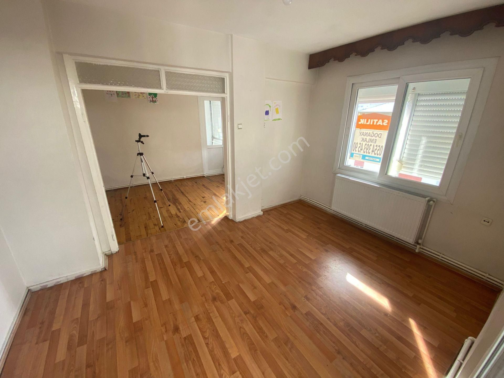 İzmir Tire De Satılık 3+1 Daire Çarşıya Yakın