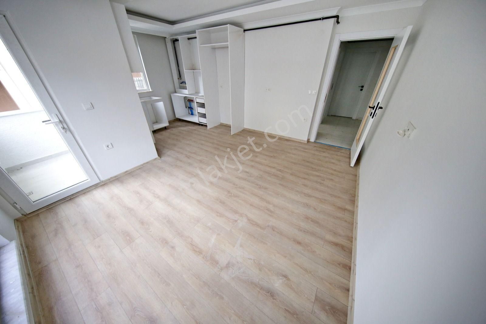 Kaçmaz'dan Altıntepe'de Sıfır Binada 2.katta 2+1 Kiralık Daire.