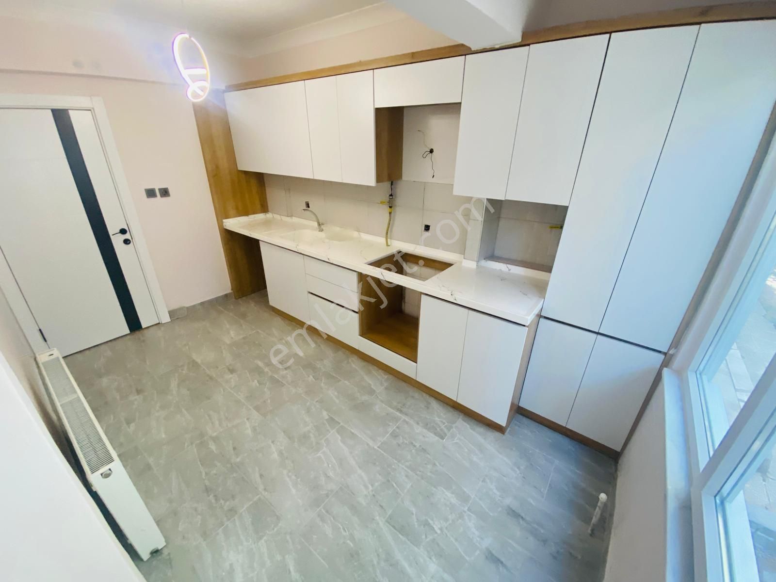 Kostak Gayrimenkulden Altınkum Pazar Sokağında Denize 100mt 2+1 - Görsel 12