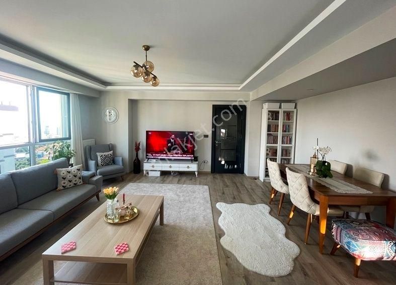 Mertcan Dan Royal Garden'de Ebeveyn Banyolu 3+1 Deniz Manzaralı - İskanlı - Görsel 4