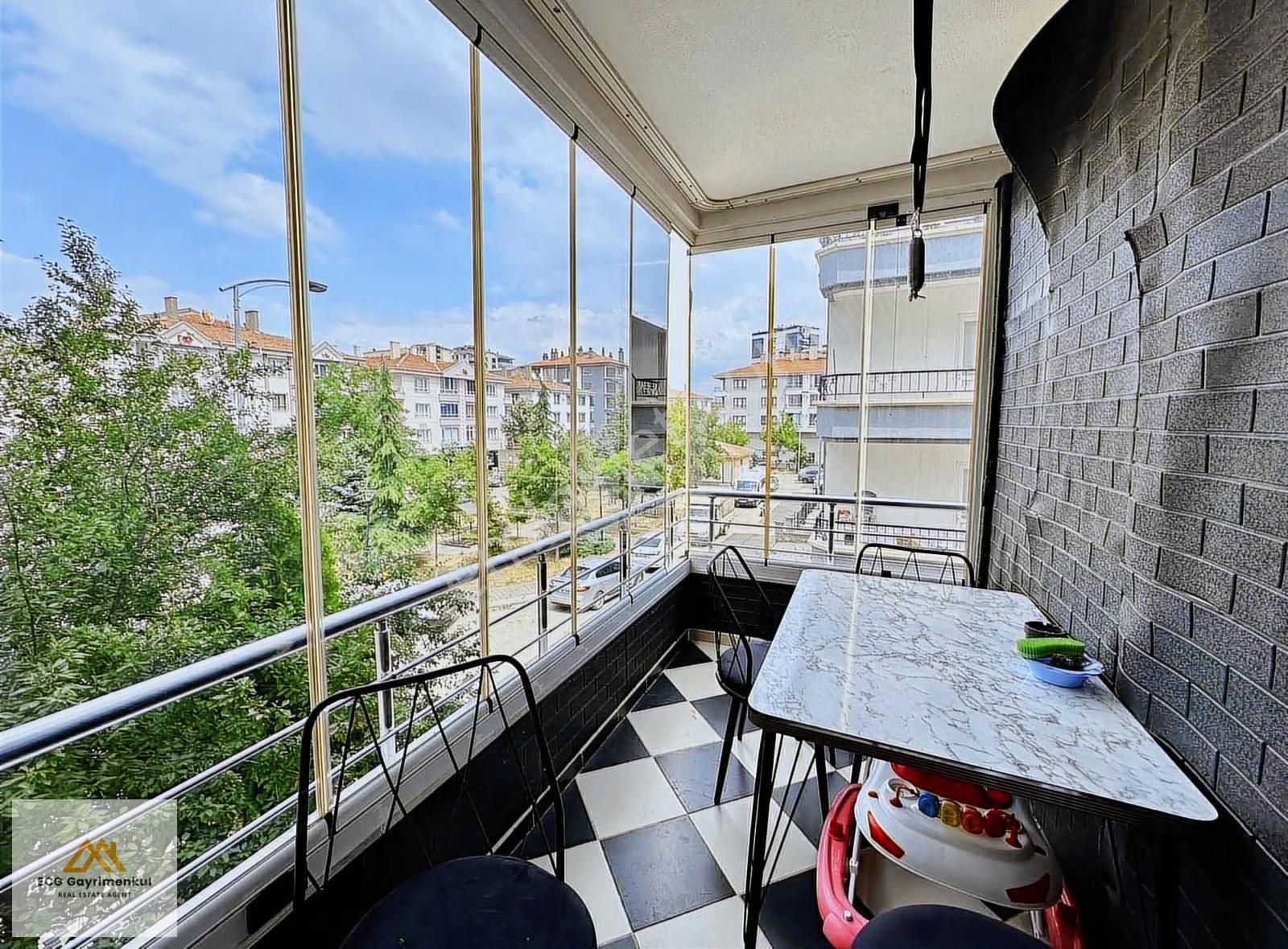 Ecg'den; Saray Tam Merkezde Ara Kat Masrafsız 2+1 Süper Daire