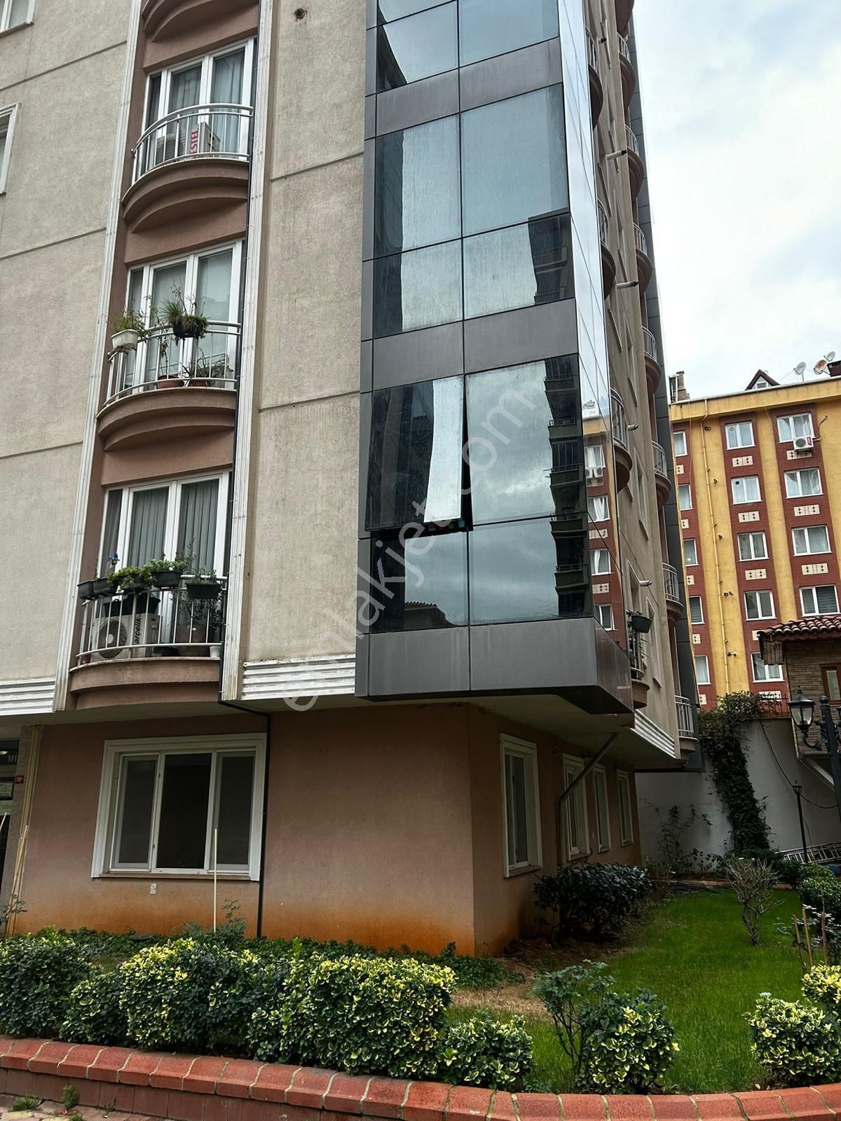 Gardenlife Sitesinde 2+1 Havuzlu, 7/24 Güvenlikli