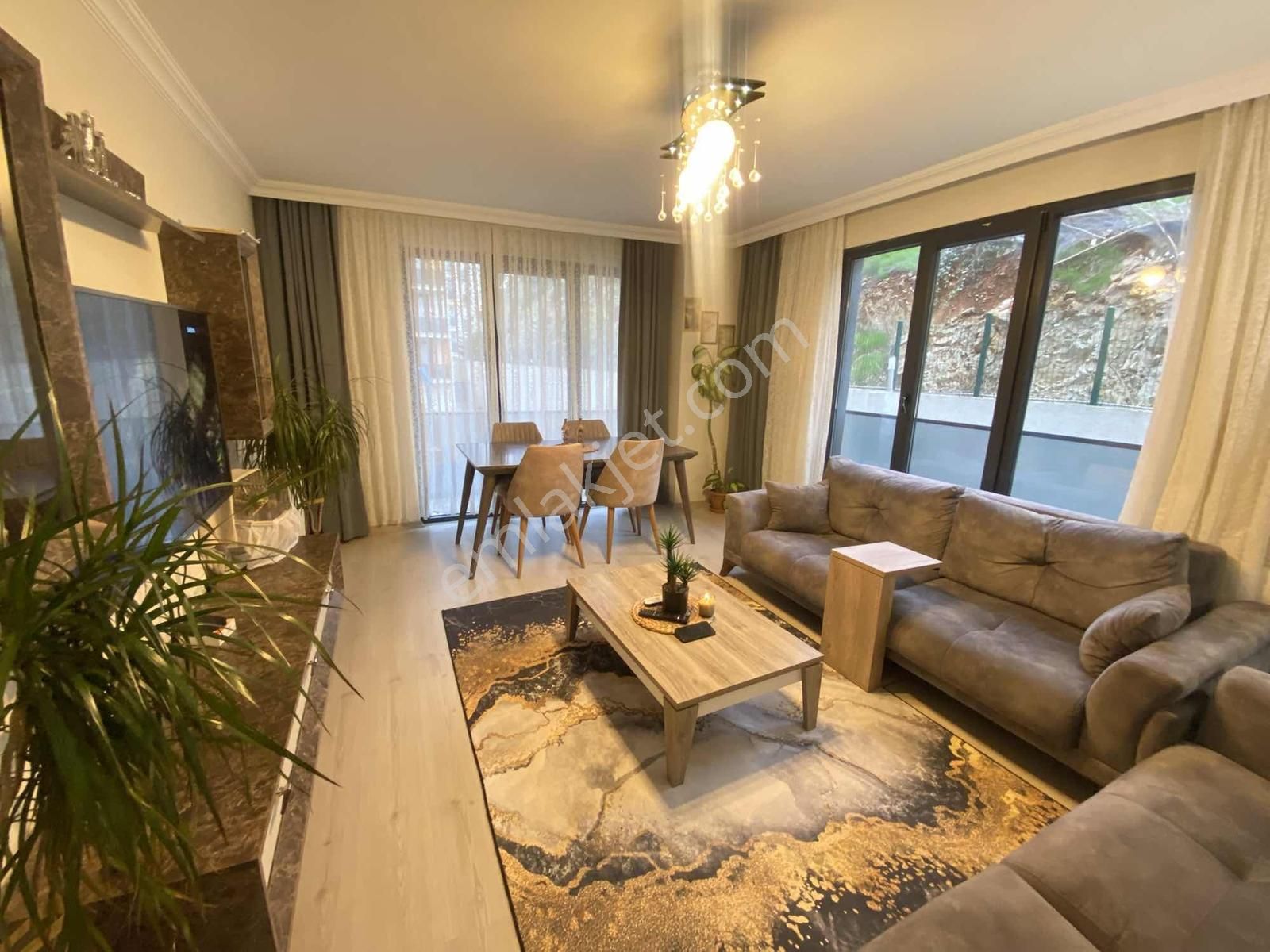 Pendik Çınardere 3+1 Geniş Satılık Daire