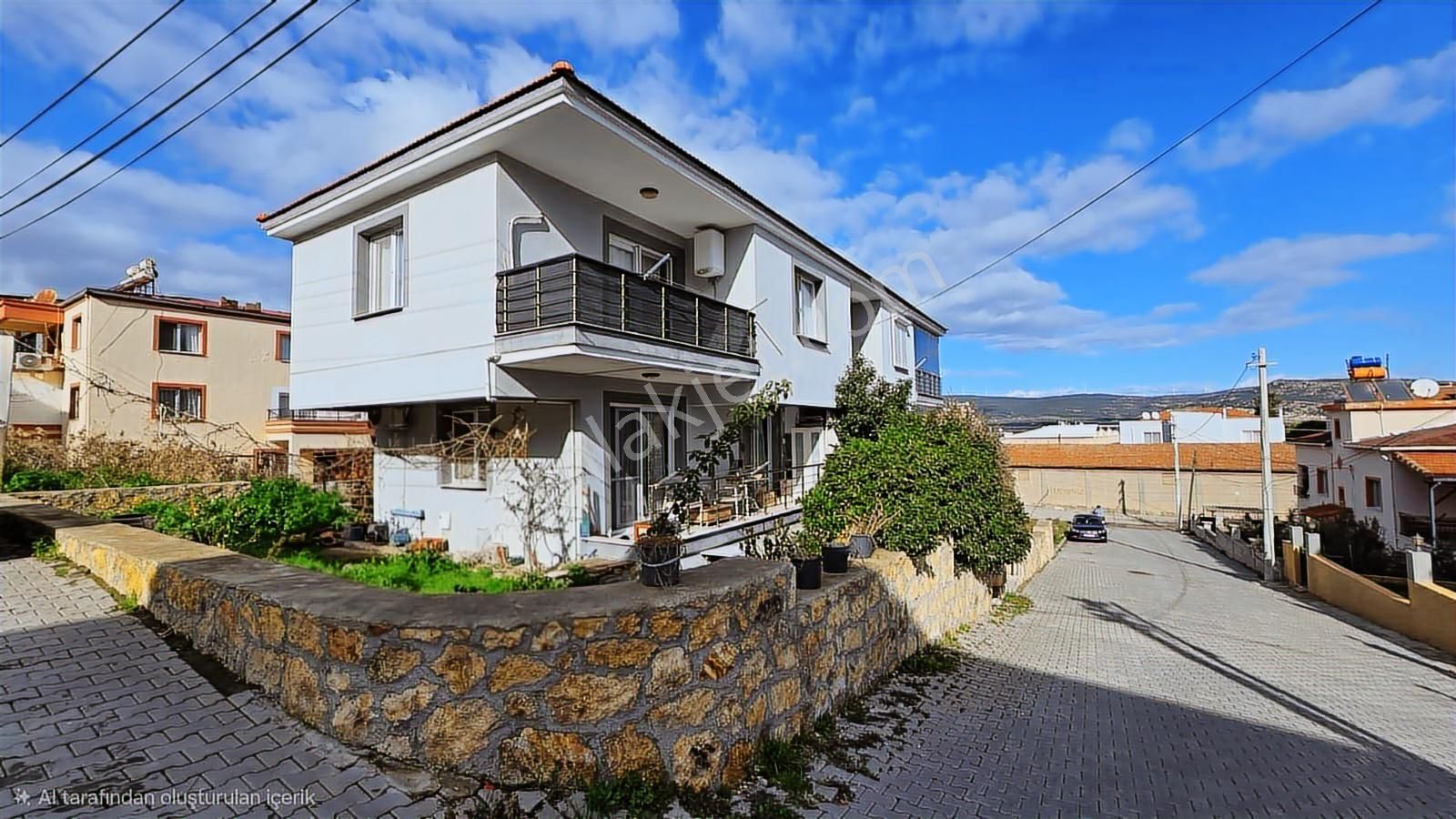 Foça Bağarası Kazım Dirik Mah. Satılık Bahçe Katı 1+1 Daire