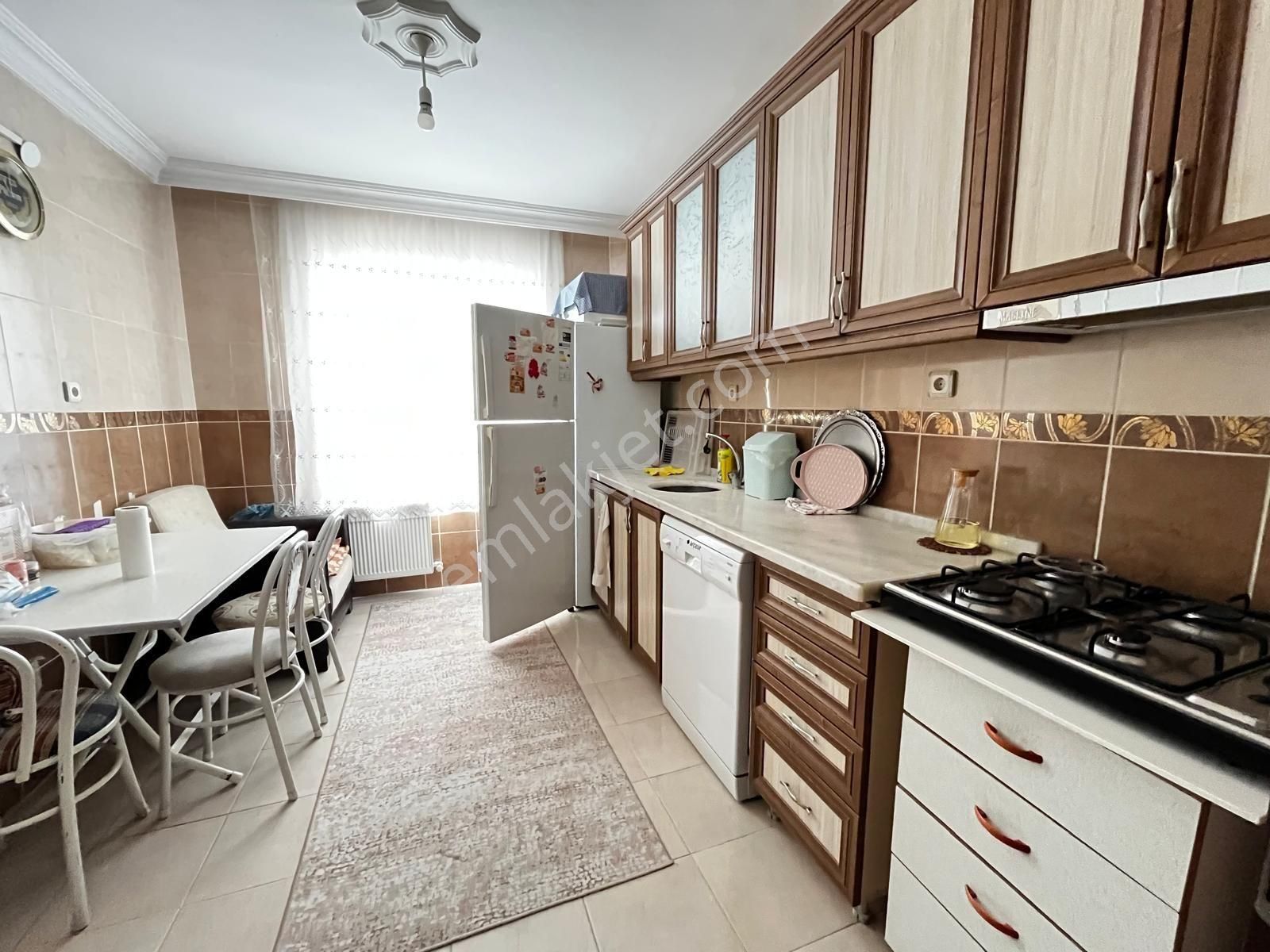 Orhan Kemal Cd.h.güllü Ceylan Okulu Yakın 2+1 .y.giriş Ön Cephe Önü Açık