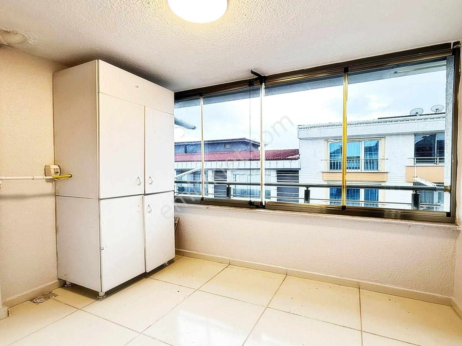 Esenyurt Mehmet Akif Ersoy Mahallesinde Geniş Metrekare Metrobüse Yakın Arakat 2+1 Daire - Görsel 3