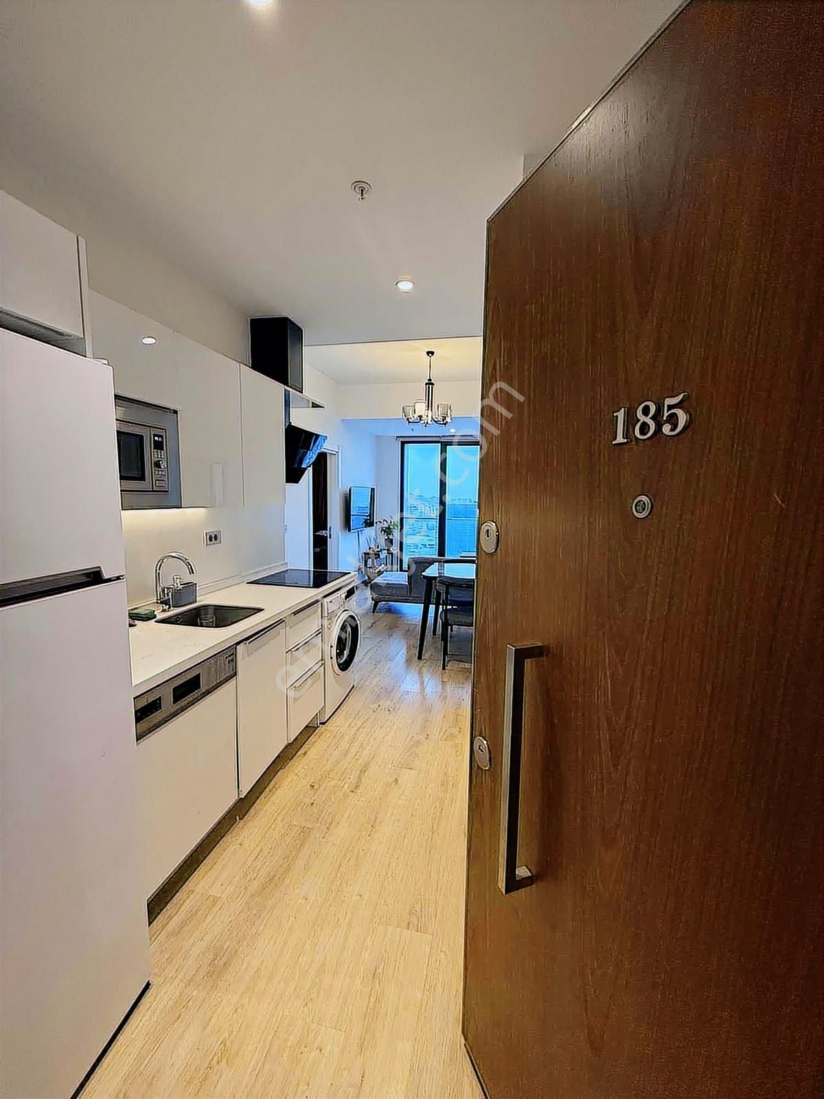 Kartal Propa Vista Sitesinde Deniz Manzaralı Satılık 1+1 Daire