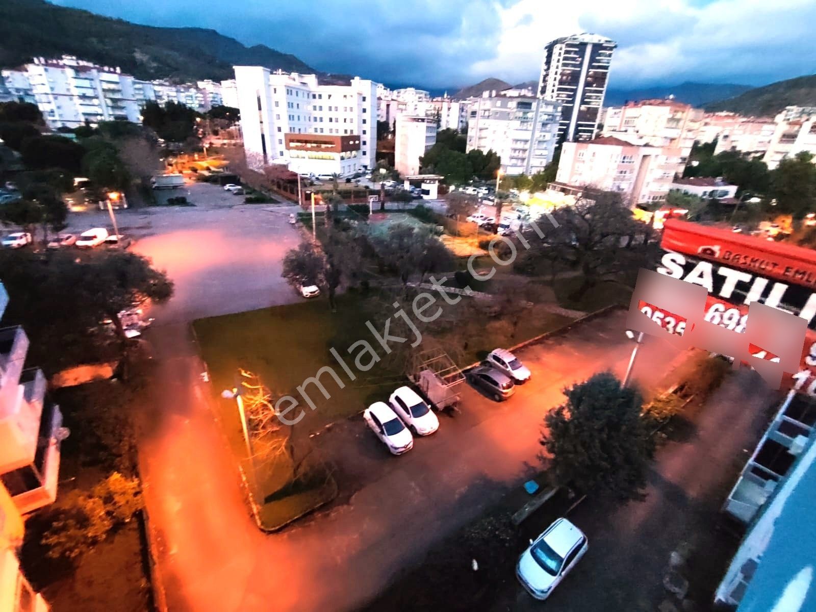 Örnekköy-zübeyde Hanım Mahallesi'nde Kapalı Mutfaklı 3+1 Satılık Daire