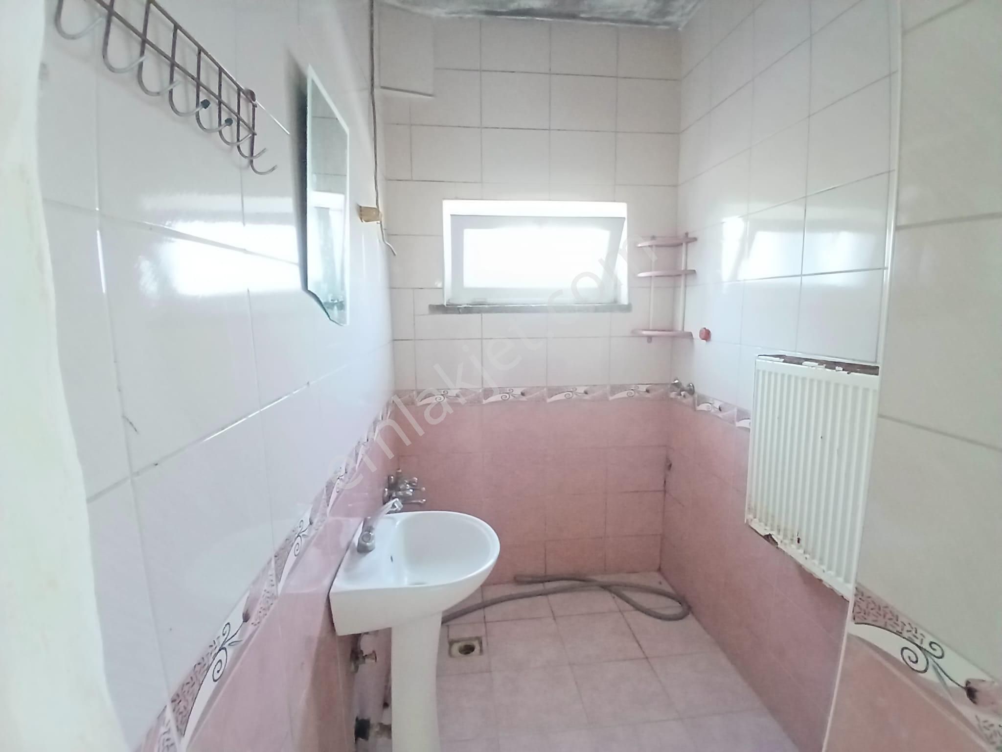 Akçay Emlak'tan Akşehir Jandarma Karakolu Civarında Doğalgazlı 1. Kat Satılık 3+1 Daire - Görsel 32