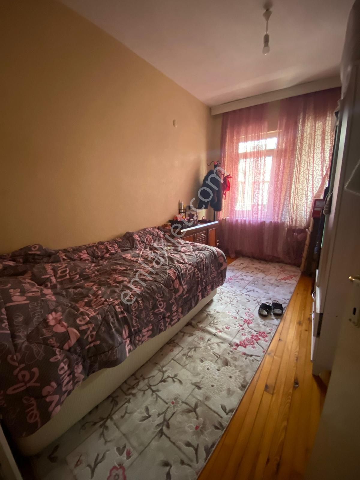 Bergama Fatihte Kaçırılmayacak Fırsat 130m² Geniş 3+1 Ara Kat - Görsel 9