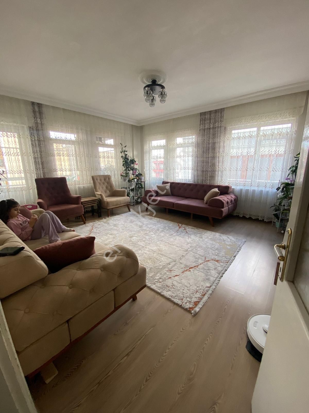 Bergama Fatihte Kaçırılmayacak Fırsat 130m² Geniş 3+1 Ara Kat - Görsel 3