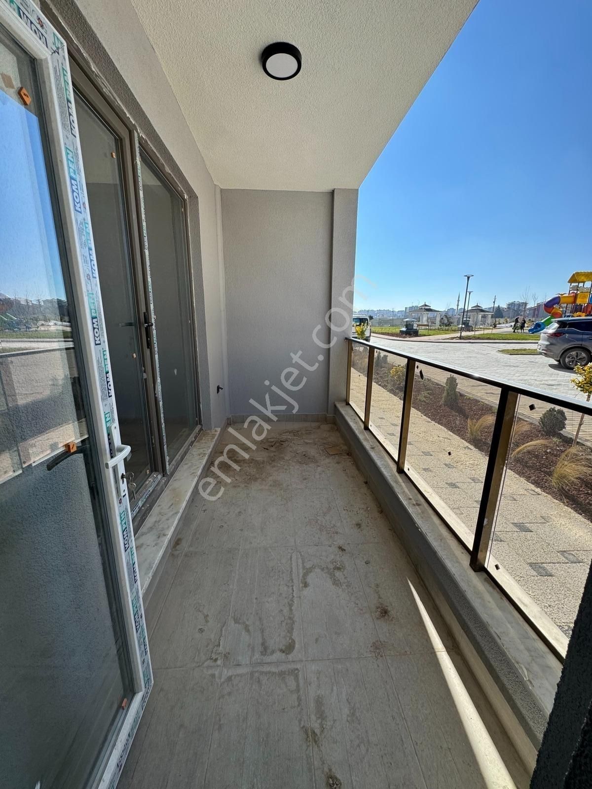 Uygun Fiyat ! Fahrünnisa Evlerinde Ödemesi Olmayan 3+1 - Görsel 24