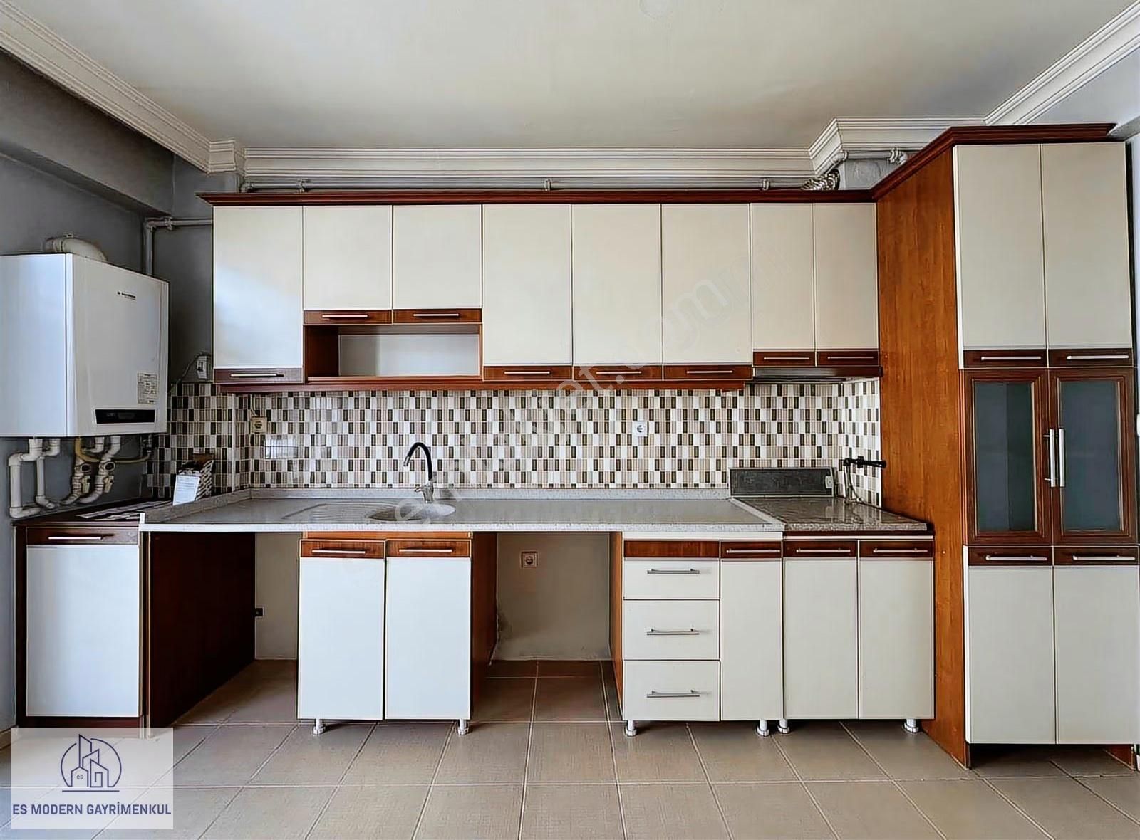 Gaffar Okan Cd. Üzeri Kiralık Cadde Cepheli 2+1 Geniş Daire - Görsel 23