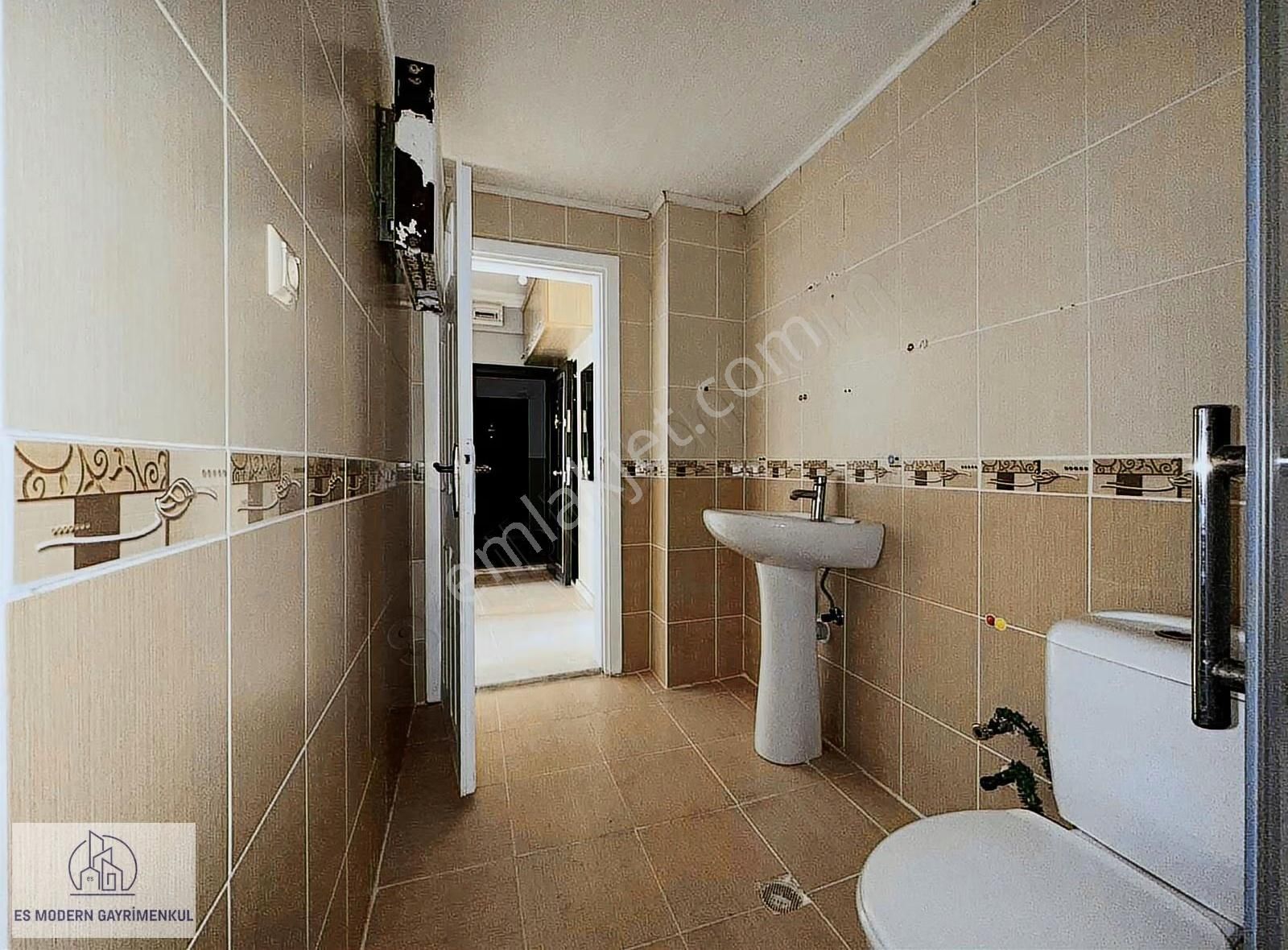 Gaffar Okan Cd. Üzeri Kiralık Cadde Cepheli 2+1 Geniş Daire - Görsel 17