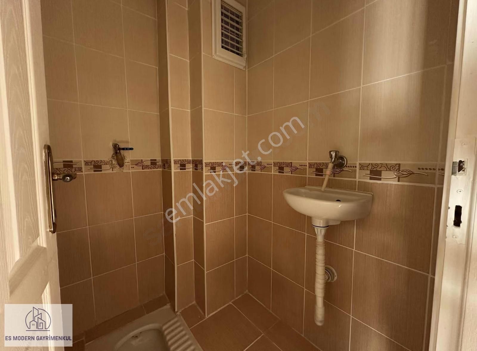 Gaffar Okan Cd. Üzeri Kiralık Cadde Cepheli 2+1 Geniş Daire - Görsel 24