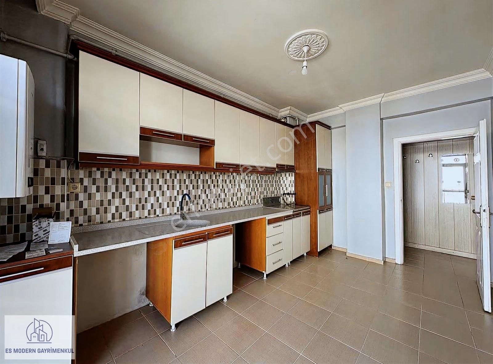 Gaffar Okan Cd. Üzeri Kiralık Cadde Cepheli 2+1 Geniş Daire - Görsel 14