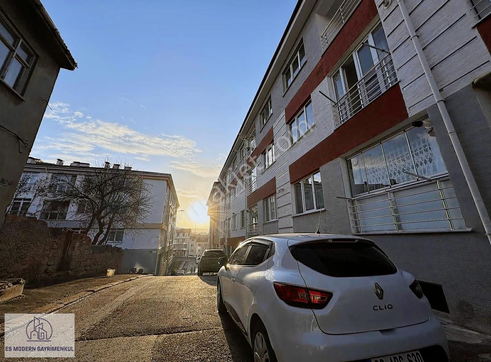 Gültepe'de Halk Cd. Çift Balkon & Arakat Kiralık 2+1 Daire - Görsel 16