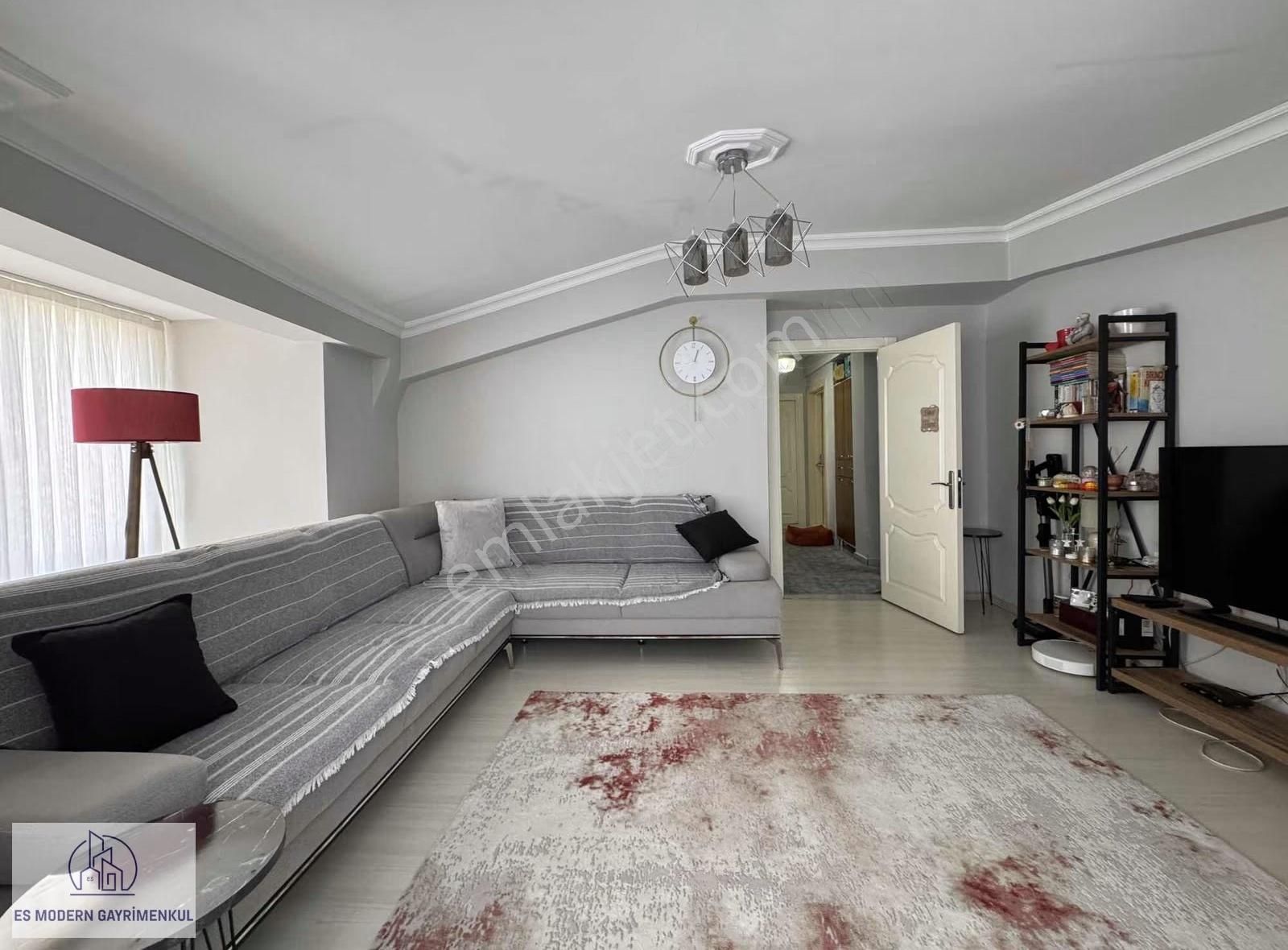 Gaffar Okan Cd Dibinde 3+1 Kullanışlı Daire - Görsel 3