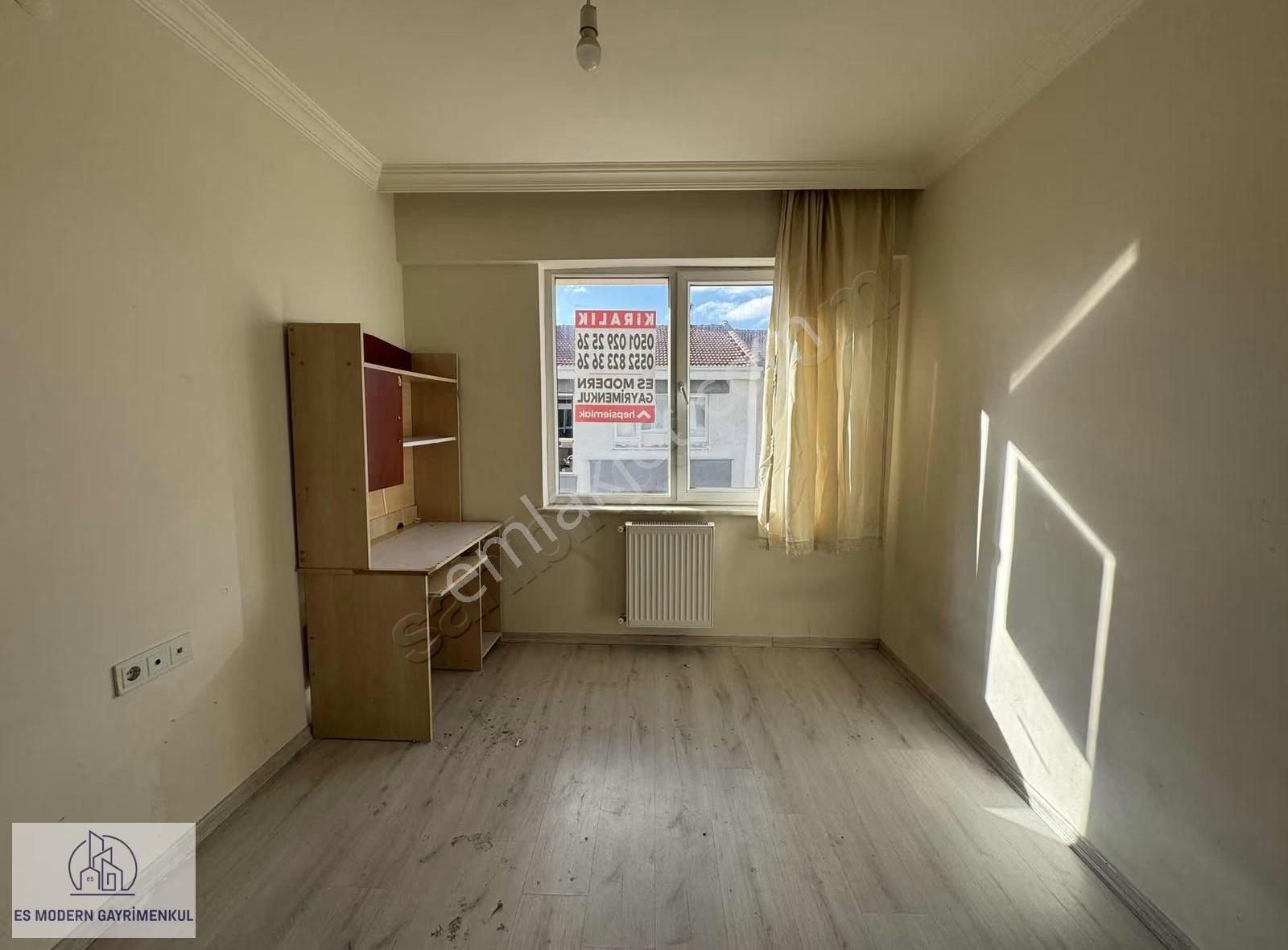 Esentepe Mh Eğitimciler Cd Yakını Asansörlü 1+1 Kiralık Daire