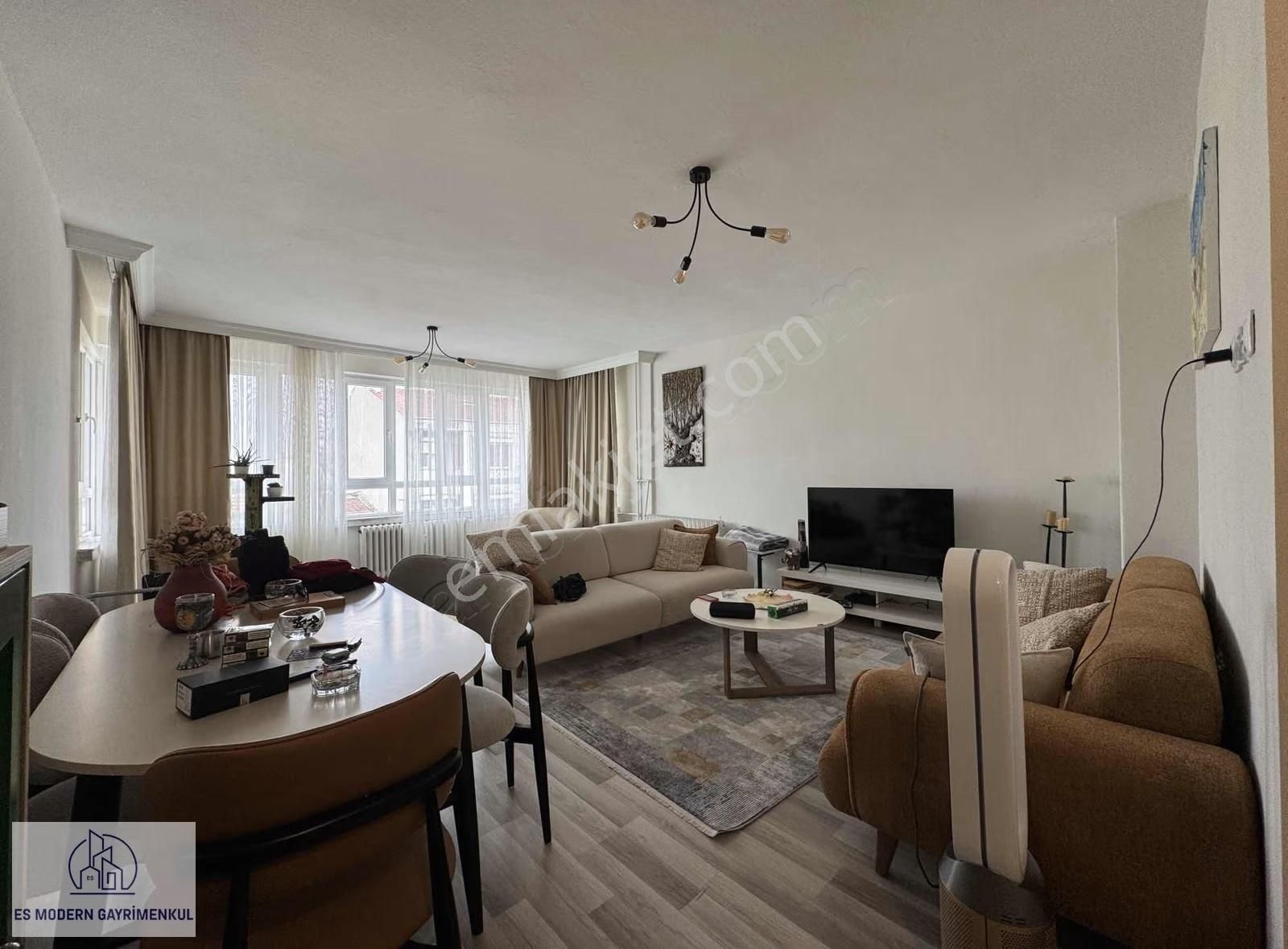 Doktorlar Cd. Tramvay Durağı Önünde Mükemmel Konum 3+1 Daire