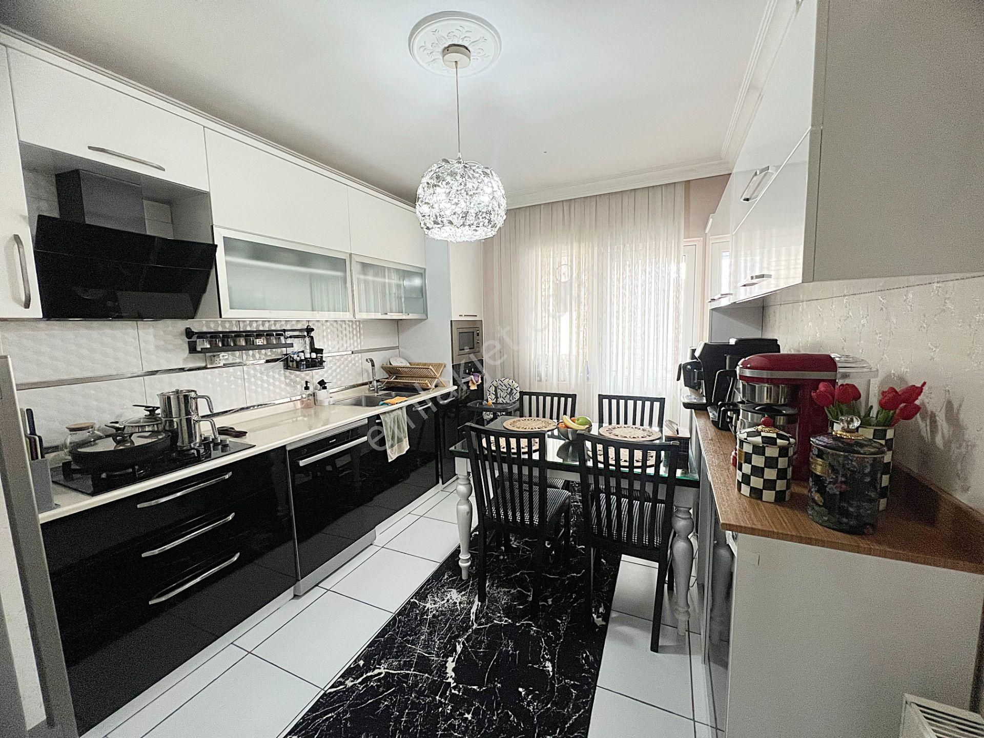 Burç Mahallede Seval Cadde Yakını Ful Yapılı 7.kat Kök Tapu Acil