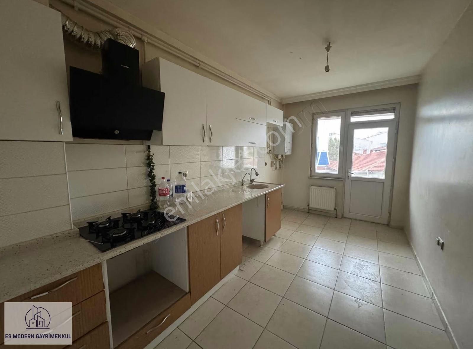 Zafer Mh. Esenyurt Sk Üzeri Geniş 2+1 Daire