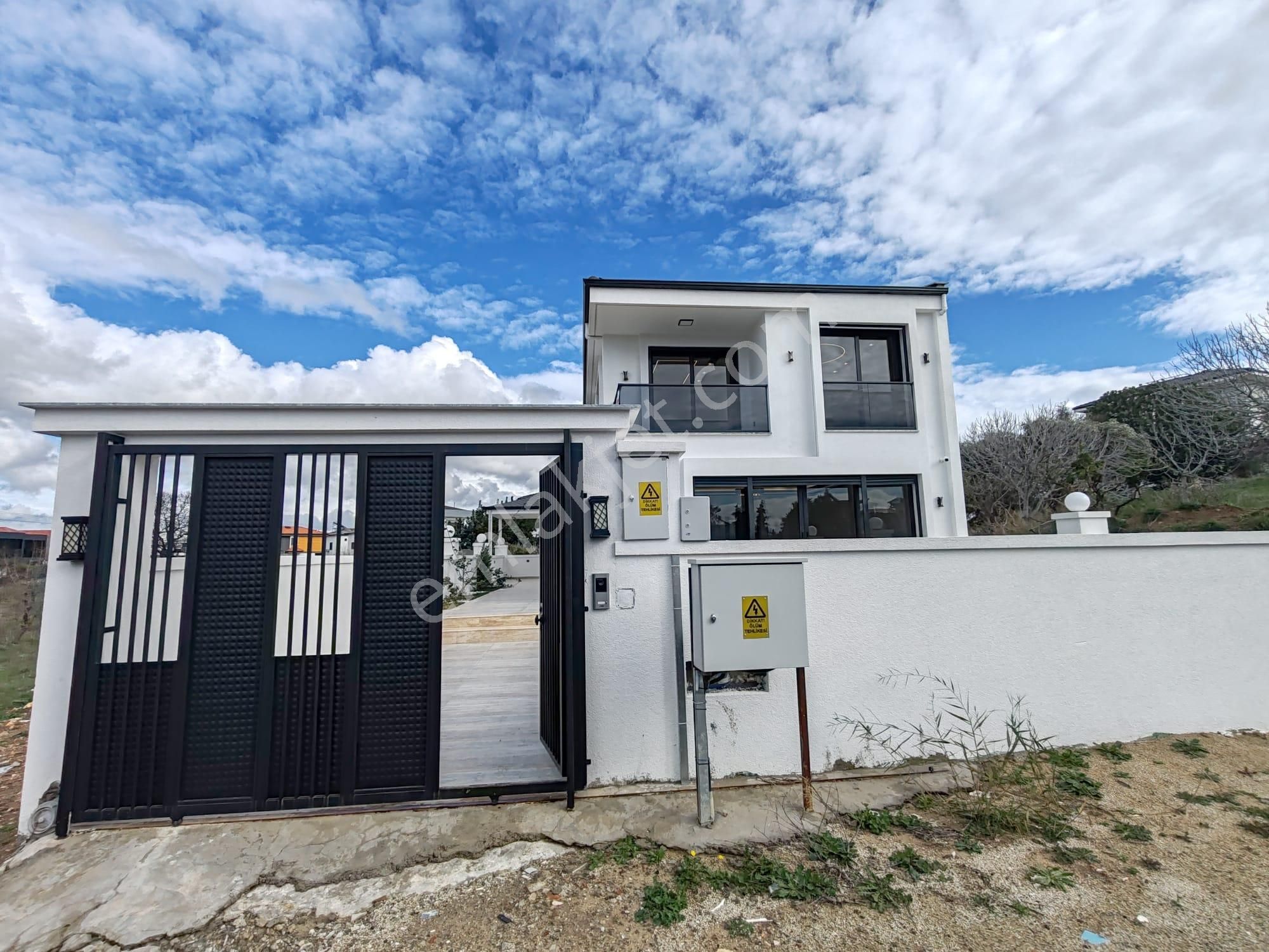 Didim'de 3+1 Satılık Villa Lüks, Havuzlu Otoparklı - Görsel 2