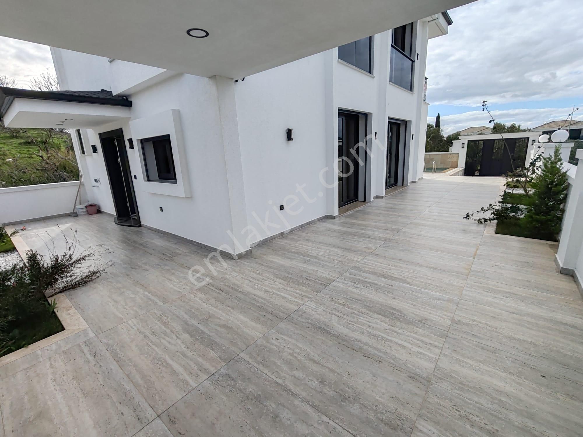 Didim'de 3+1 Satılık Villa Lüks, Havuzlu Otoparklı - Görsel 7