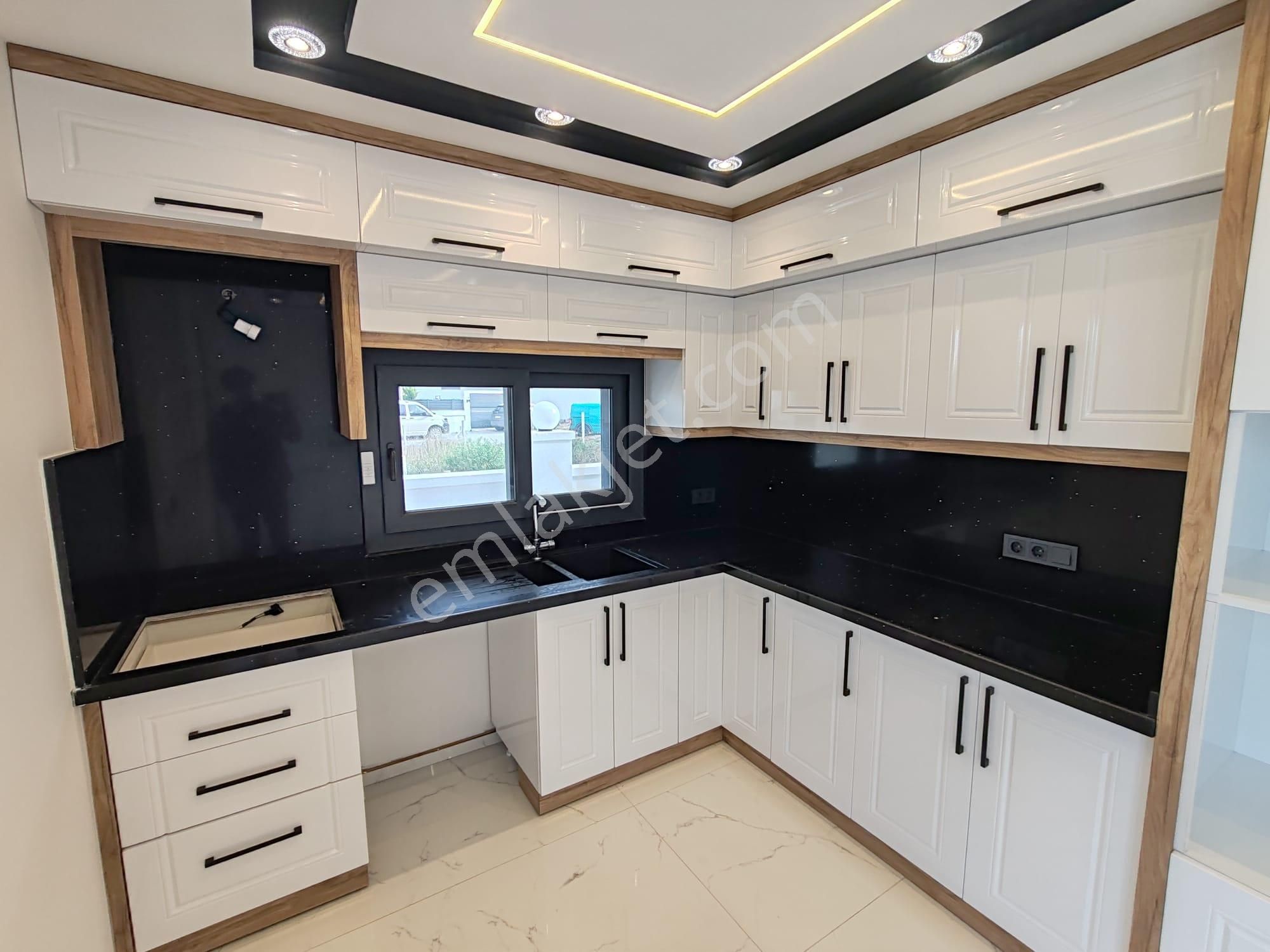 Didim'de 3+1 Satılık Villa Lüks, Havuzlu Otoparklı - Görsel 18