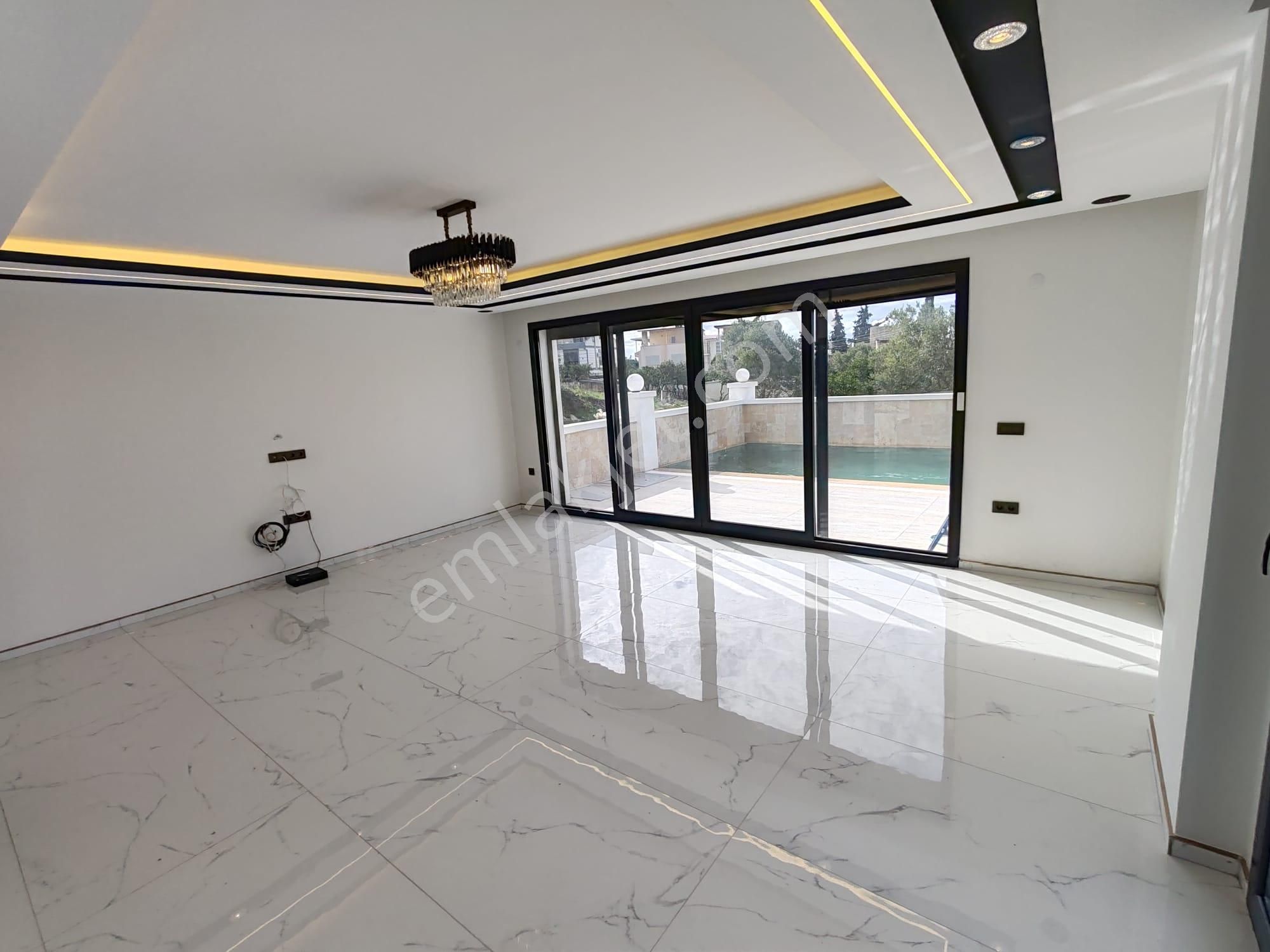 Didim'de 3+1 Satılık Villa Lüks, Havuzlu Otoparklı - Görsel 22