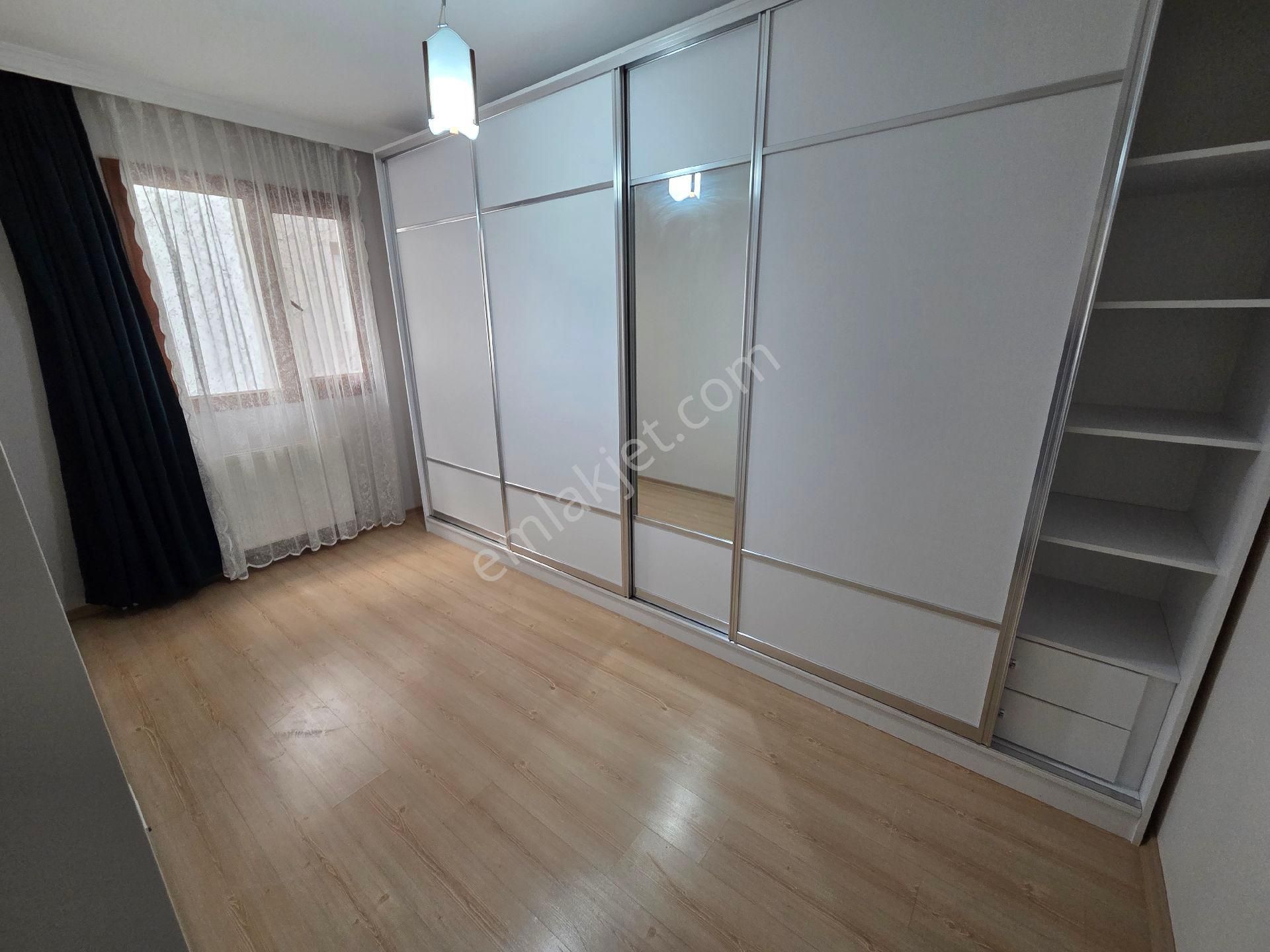 Karşıyaka Şemikler İzban Yakını 2+1 Kapalı Mutfak - Görsel 32