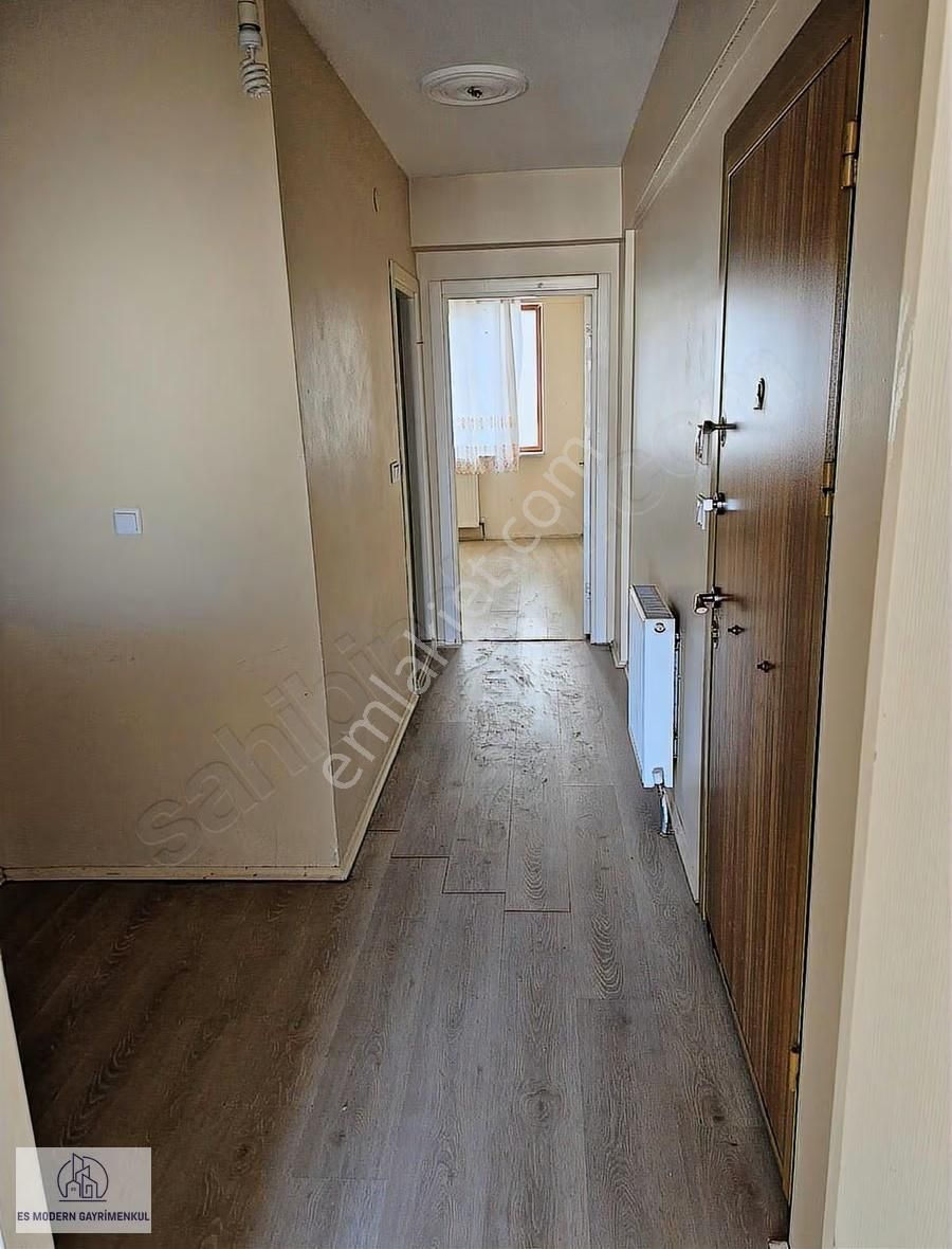 Sütlüce Mh. Üniversite Yakını Kiralık Geniş 2+0 Daire - Görsel 3