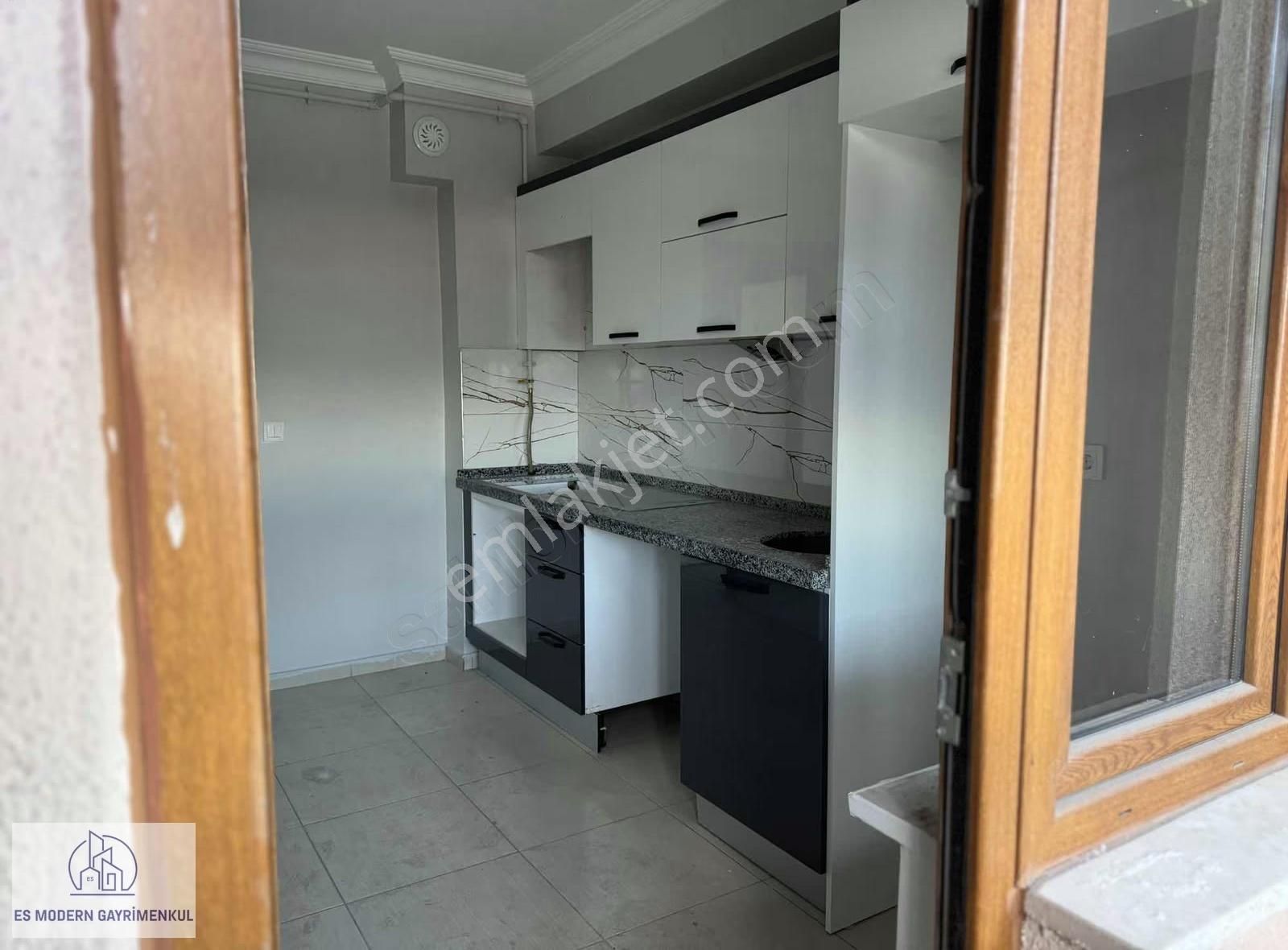 Gazi Yakup Satar Cd. Üzerinde Ebeveyn Banyolu Geniş 3+1 Daire - Görsel 3
