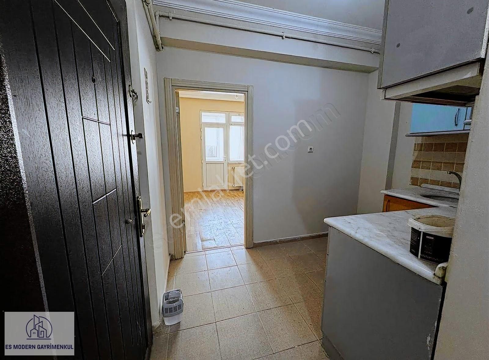 A. Üniversitesi Karşısında Kiralık 1+1 Balkonlu Daire - Görsel 17