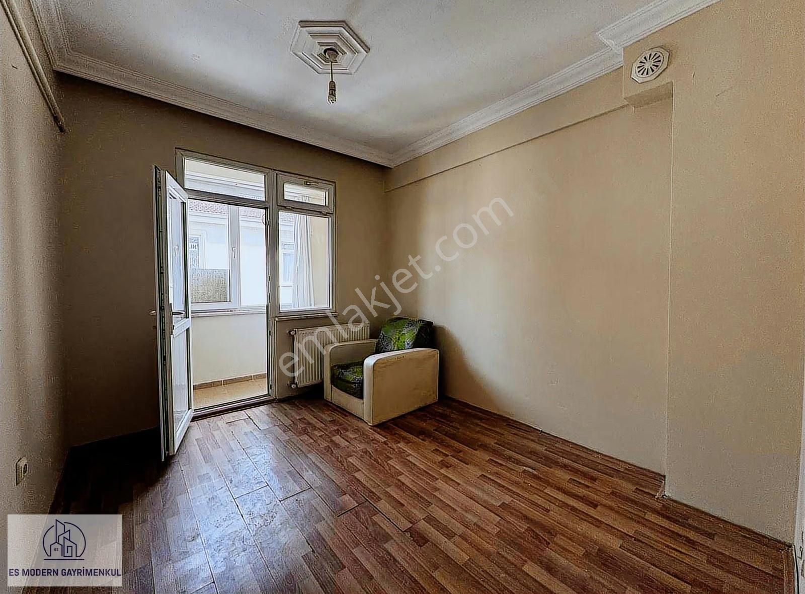 A. Üniversitesi Karşısında Kiralık 1+1 Balkonlu Daire