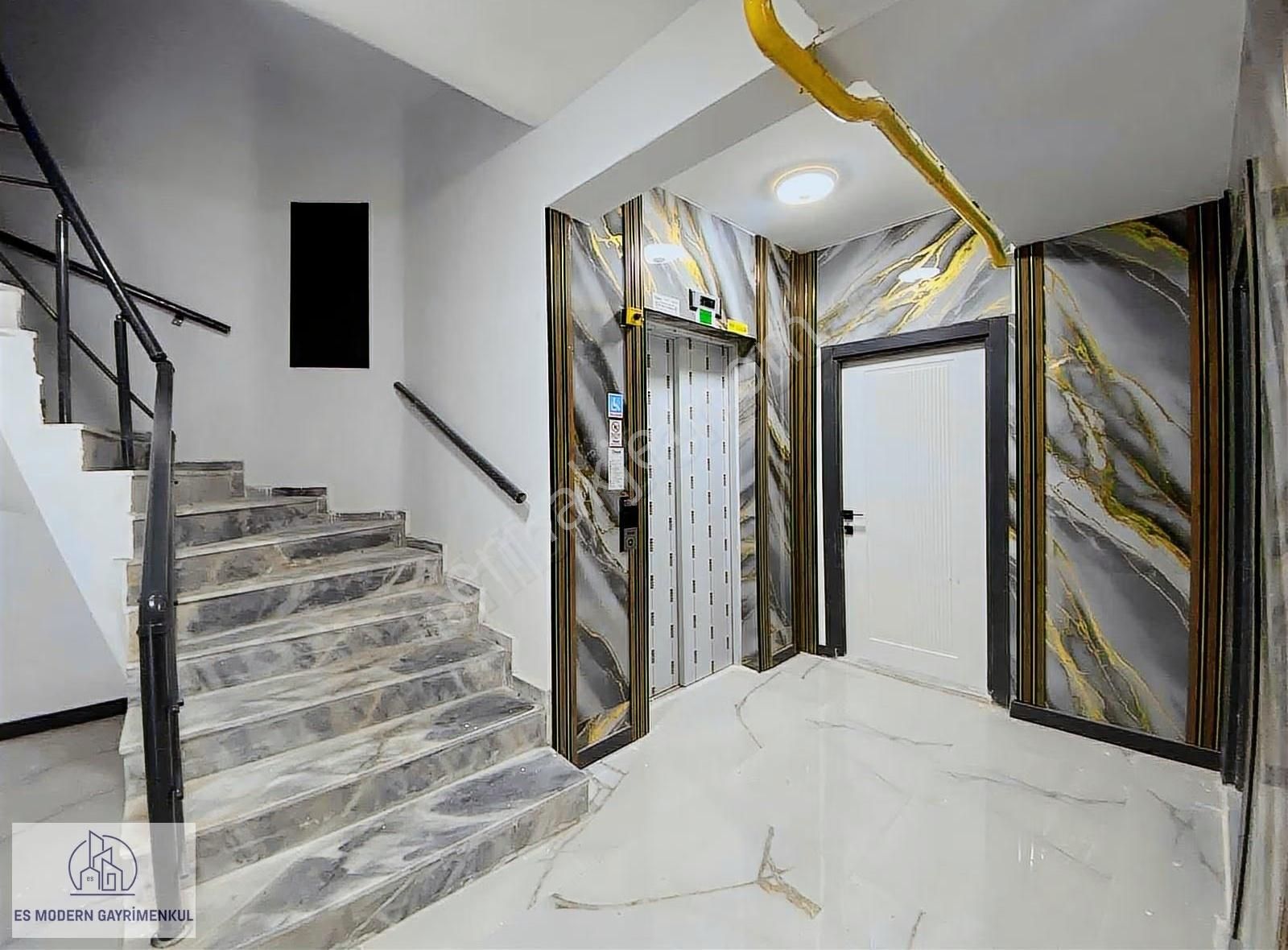 Çamlıca Mah.asansörlü-ultra Lüx Satılık 1+1 Daire - Görsel 2