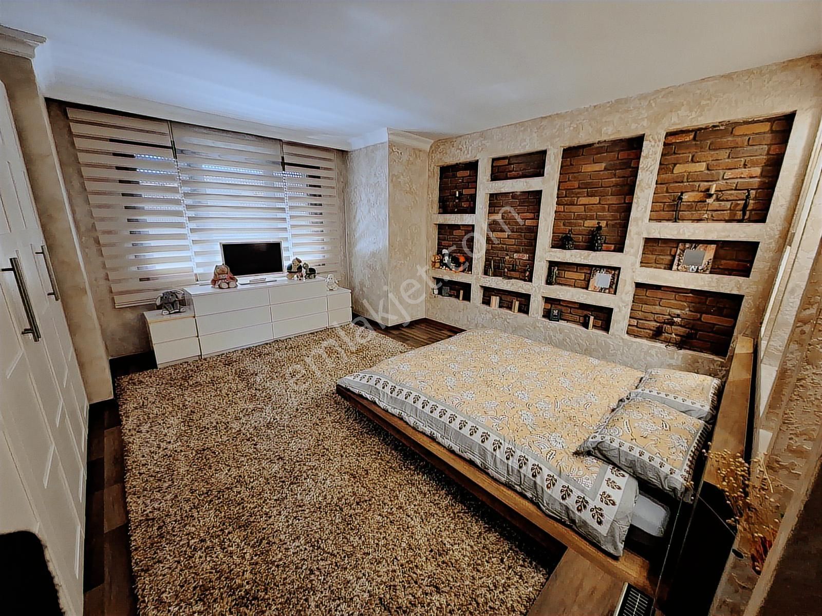 Çamlık Villa Bölgesinde İçi Zevkle Tasarlanmış Satılık 6+2 Villa - Görsel 17