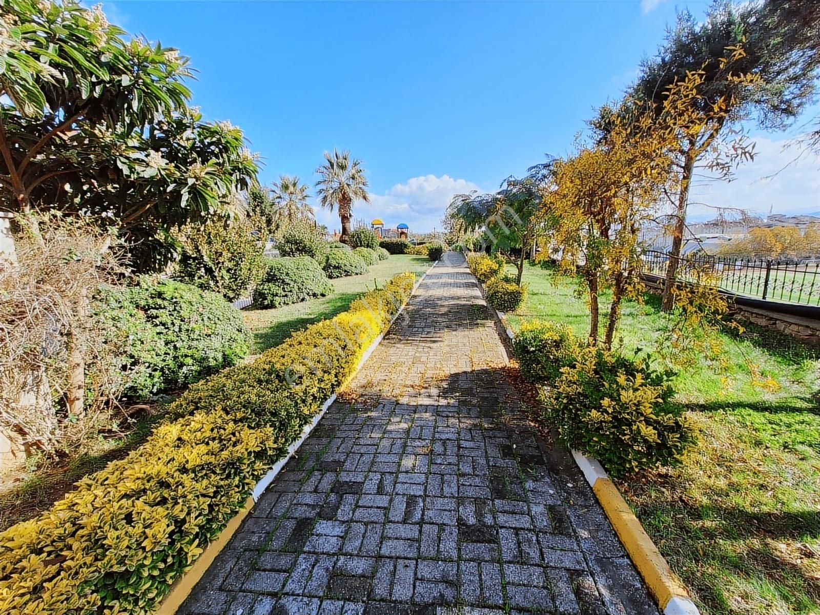 Çamlık Villa Bölgesinde İçi Zevkle Tasarlanmış Satılık 6+2 Villa - Görsel 10