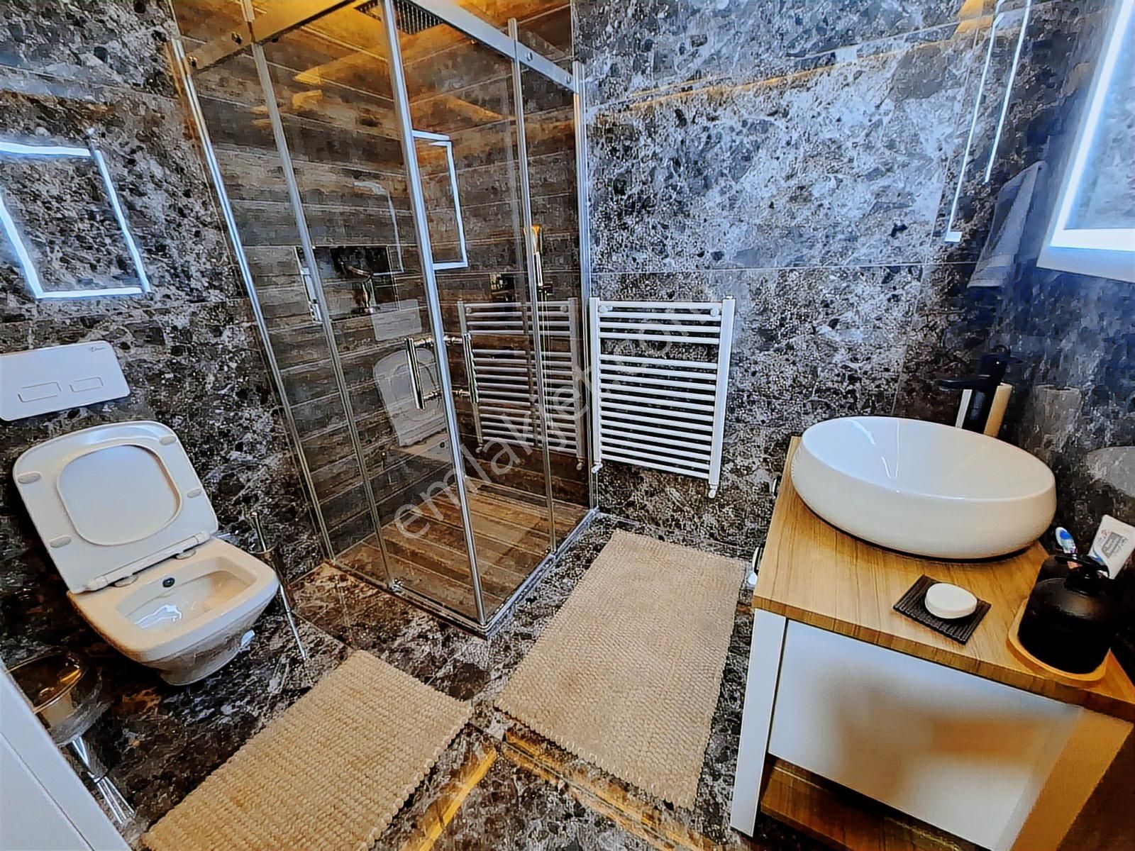 Çamlık Villa Bölgesinde İçi Zevkle Tasarlanmış Satılık 6+2 Villa - Görsel 35