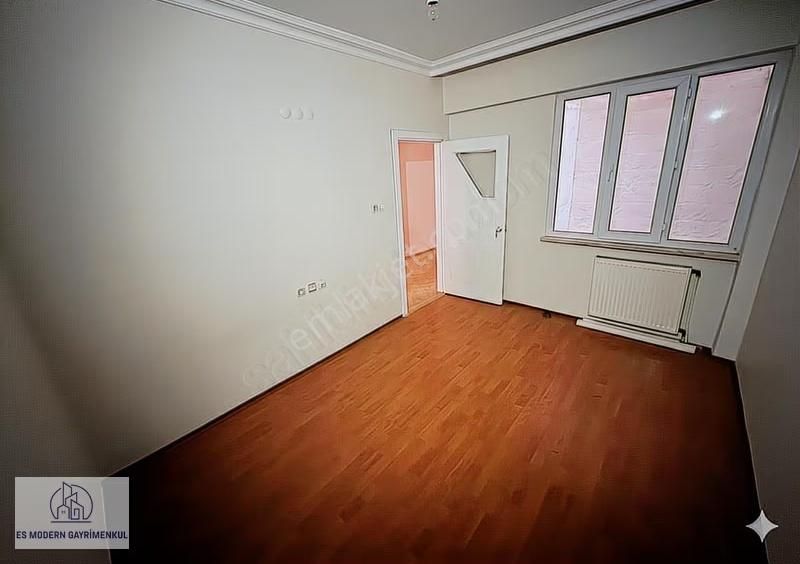 !! Fırsat !! Espark Yakını - Kiralık 3+1 Balkonlu Arakat Daire - Görsel 3